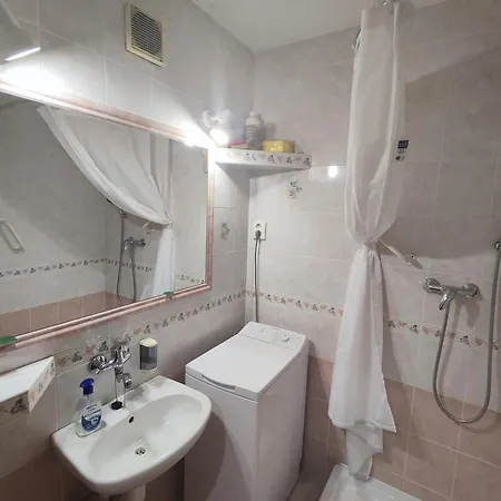 Blízko Hlavnej Stanice A Centra Mesta Apartamento *