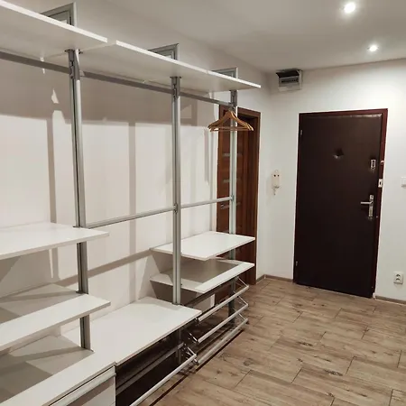 Blizko Hlavnej Stanice A Centra Mesta Apartman *